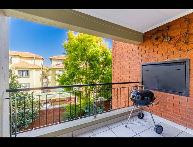 2 BEDROOM APARTMENT FOR SALE IN SUNNINGHILL